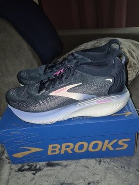 Brooks Adrenaline GTS 25 Women’s Size 9 B Spellbound Pink NIB